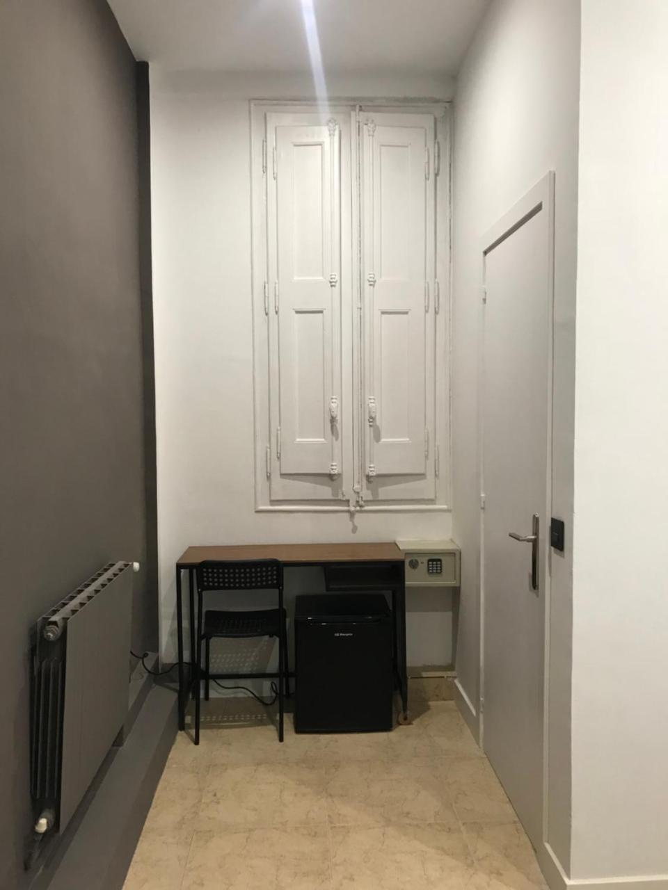 Hostal Eden Barselona Dış mekan fotoğraf