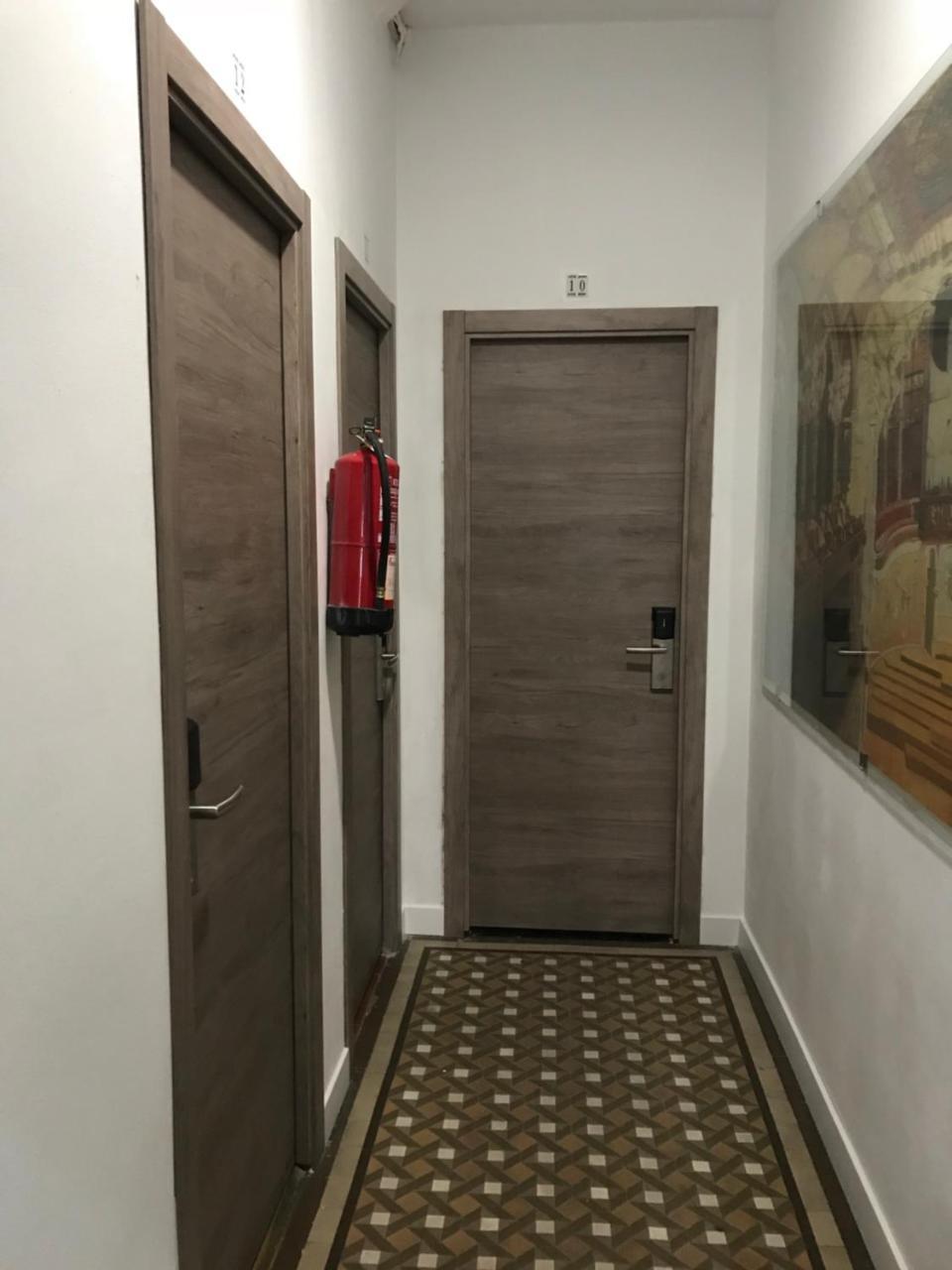 Hostal Eden Barselona Dış mekan fotoğraf